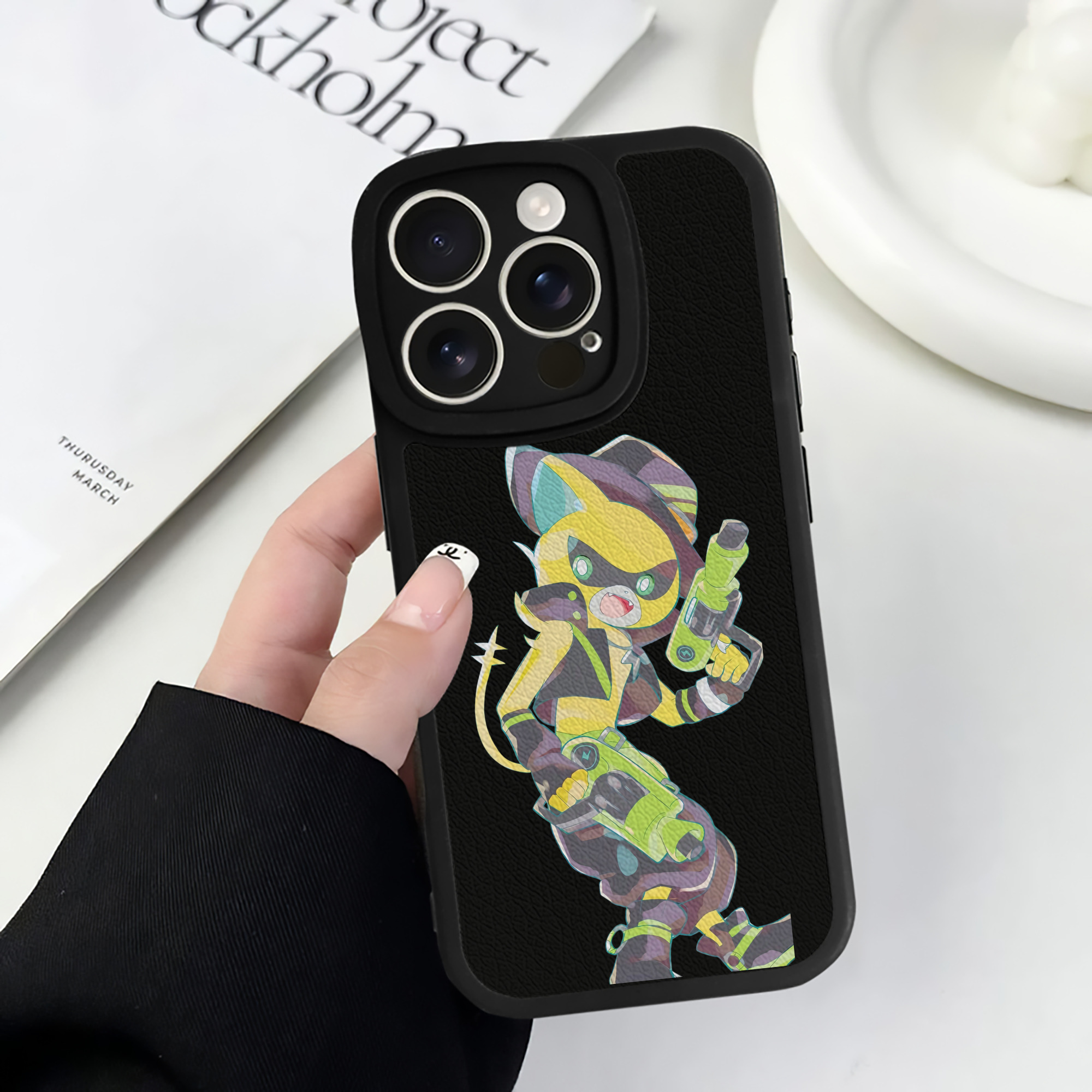 （画像用） 妖怪ウォッチ Yo-kai Watch 【iPhone 16シリーズ対応】シリコンスマホケース（レザー調） 材質：シリコン